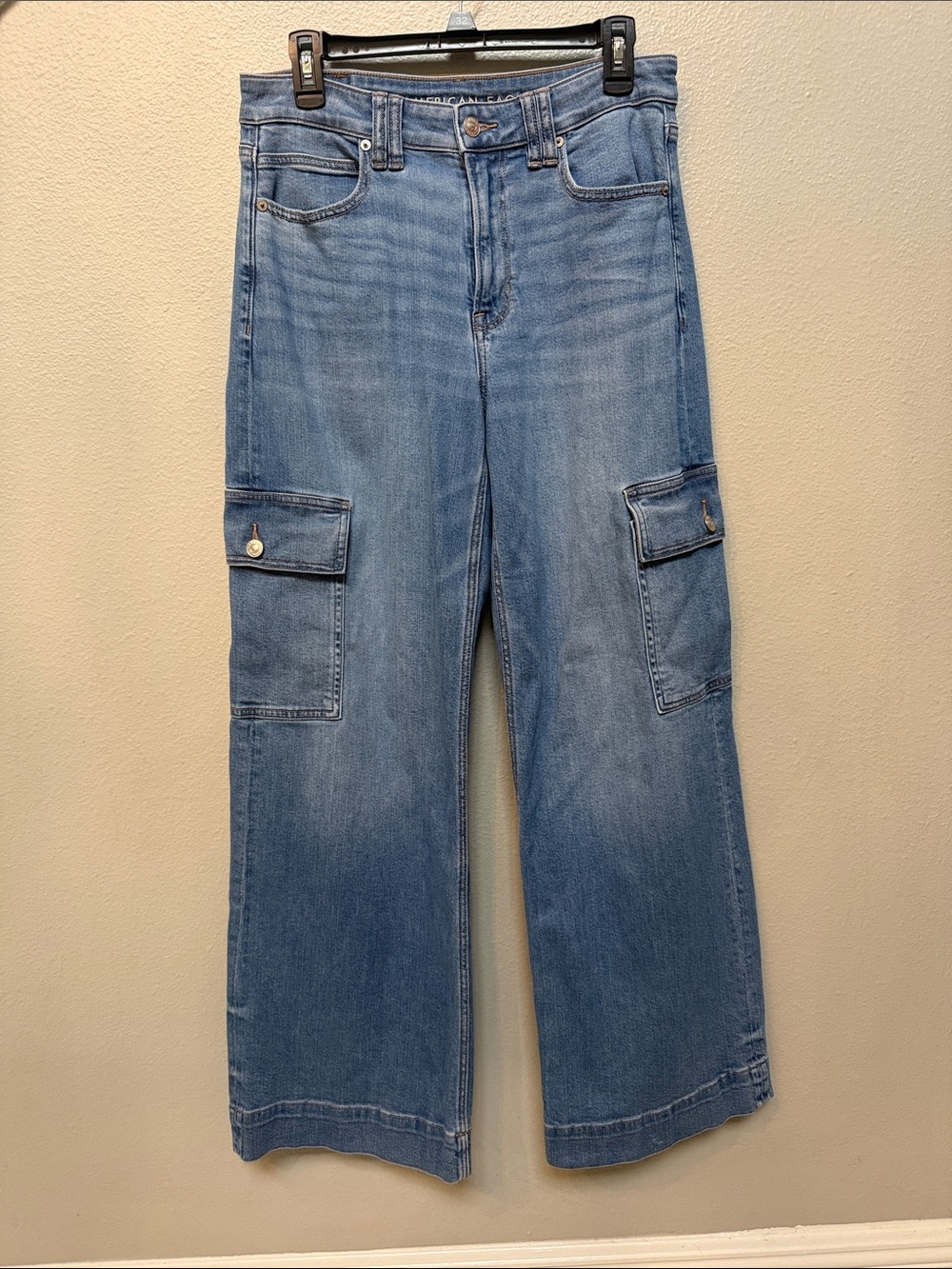 American Eagle Super High-Rise Baggy Wide Leg Cargo Denim Jeans, women’s size 6
